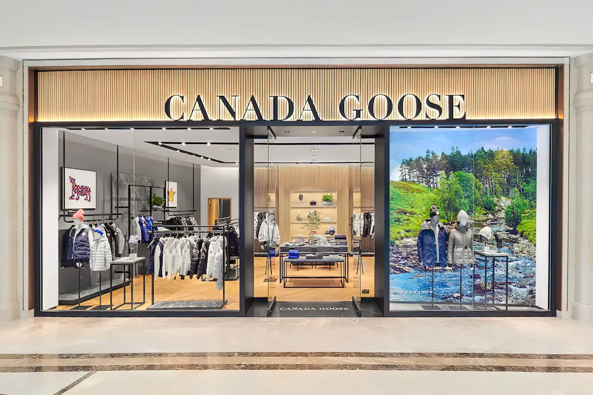 Canada Goose, Macau - Galaxy Macau Canada Goose, Macau - Galaxy Macau